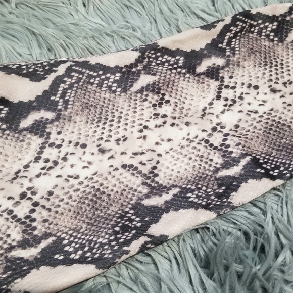 Snake Print Thigh Boots - Picture 5 of 5